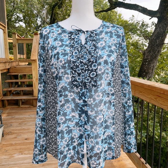 Woman’s shirt size S - Picture 5 of 6